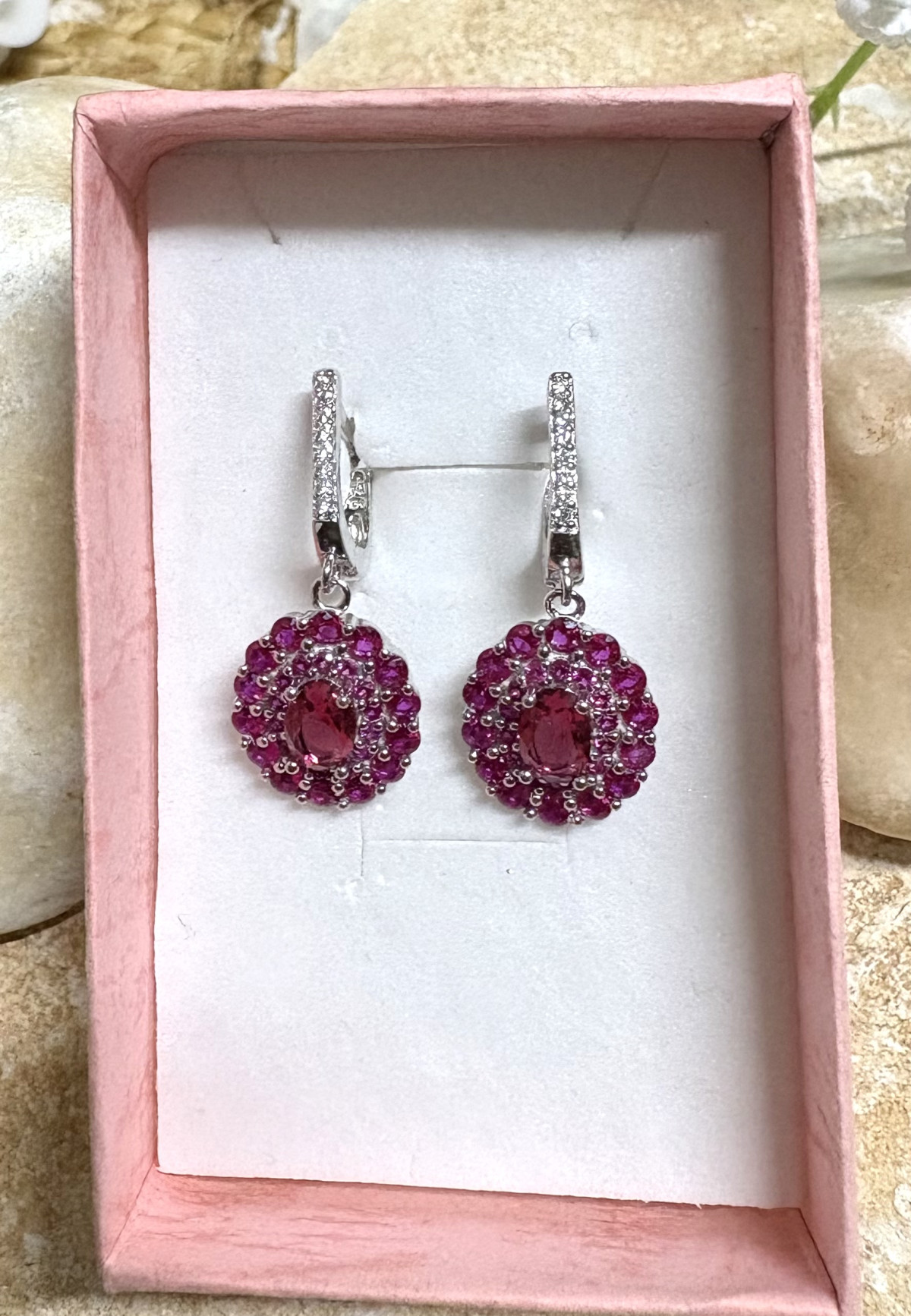 עגילי כסף 925 עם אבני ספינל בגוון רובי