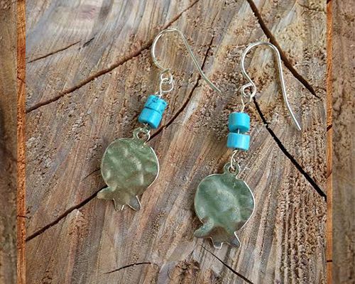 Gold Filled earrings grenade -  with turquoise stone