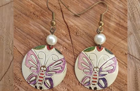 עגילי ציפוי עם פרפר