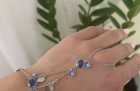 צמיד טבעת עם בשילוב אבנים כחולות