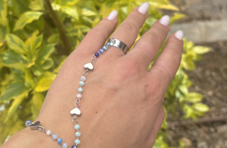 צמיד טבעת עם בשילוב אבנים כחולות